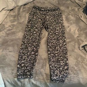 Medium old navy alethic leggings.